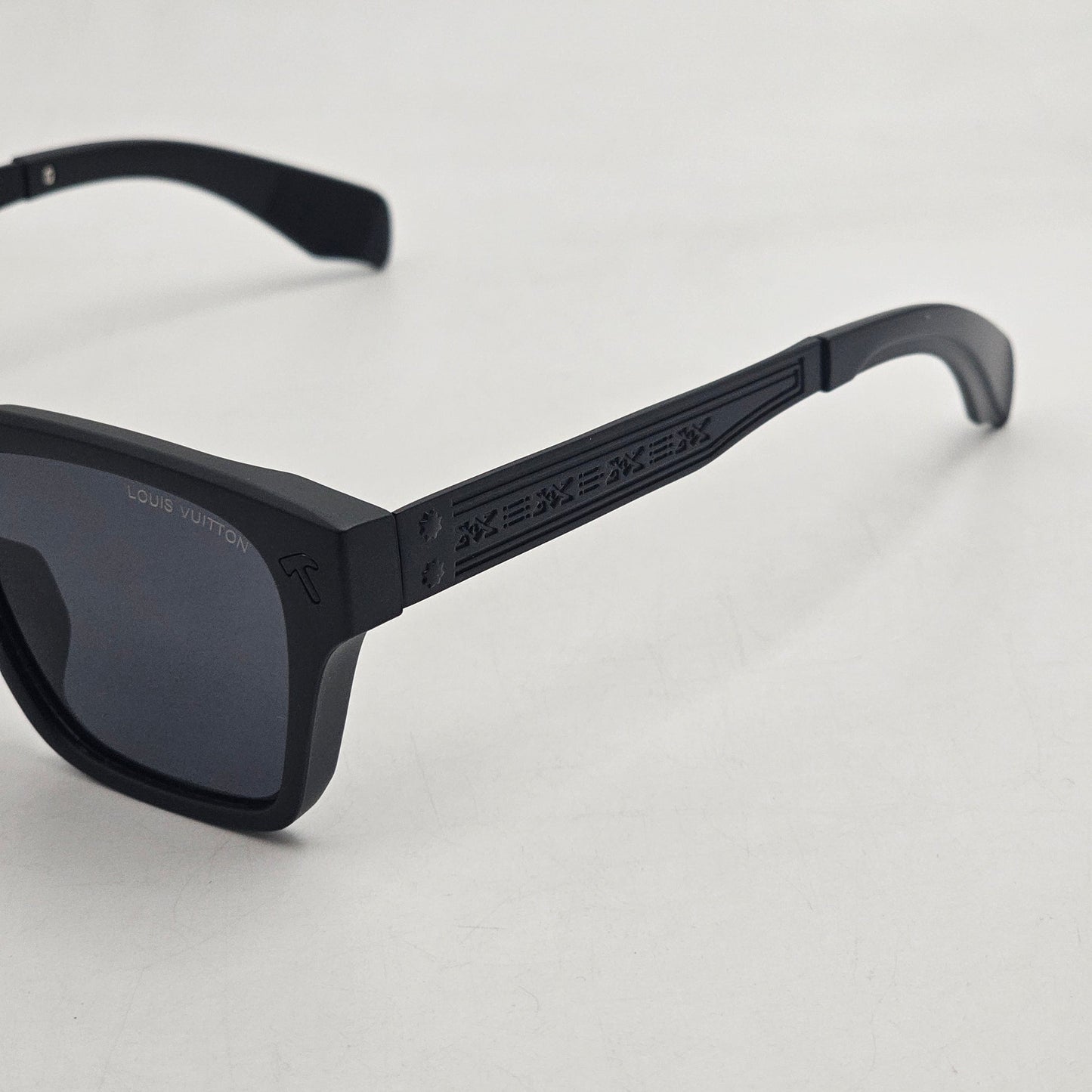 LV Stylish Trendy Sunglass | LV S63 F