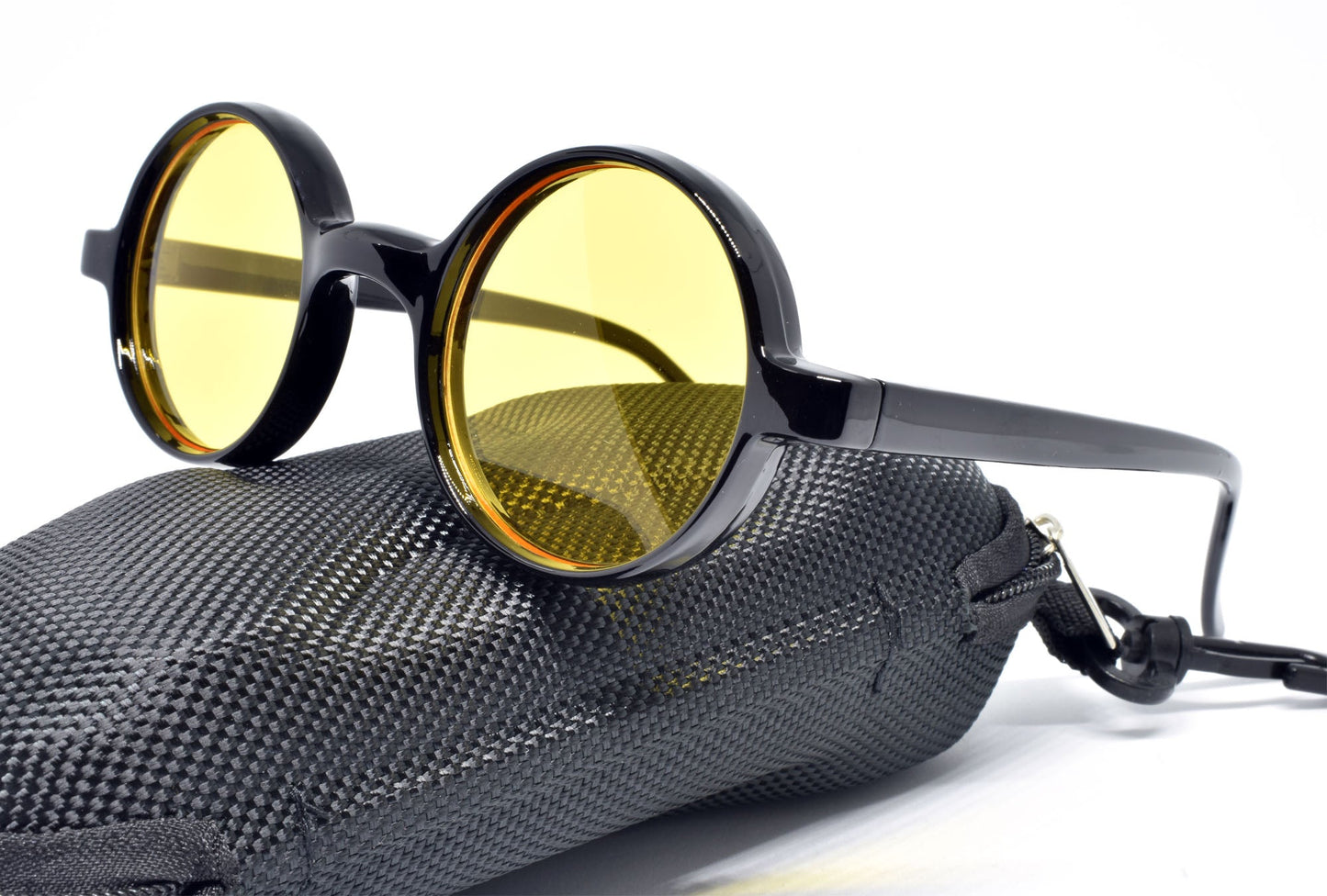 Round Shape Stylish Sunglass for Men | CRTR 30